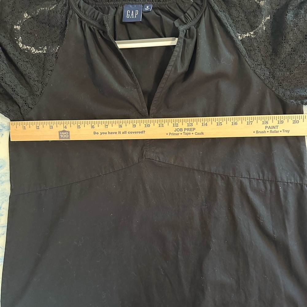 GAP Black Ruffle V-Neck Casual Dress - Picture 6 of 8